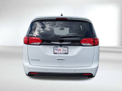 2026 Chrysler Voyager LX