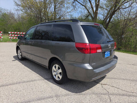 2005 Toyota Sienna LE 7 Passenger