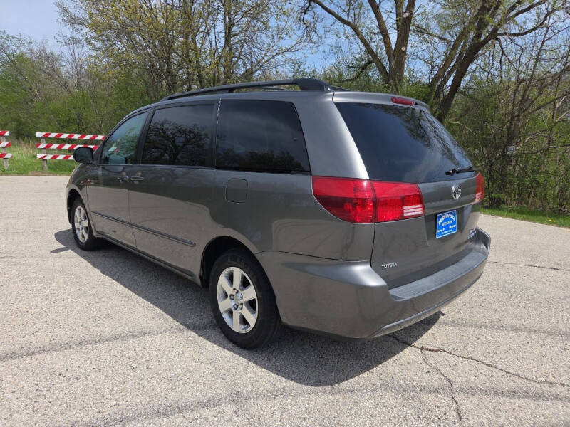 2005 Toyota Sienna LE 7 Passenger