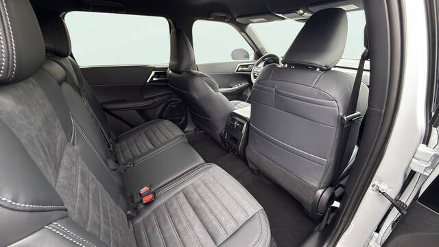 2026 Mitsubishi Outlander LE