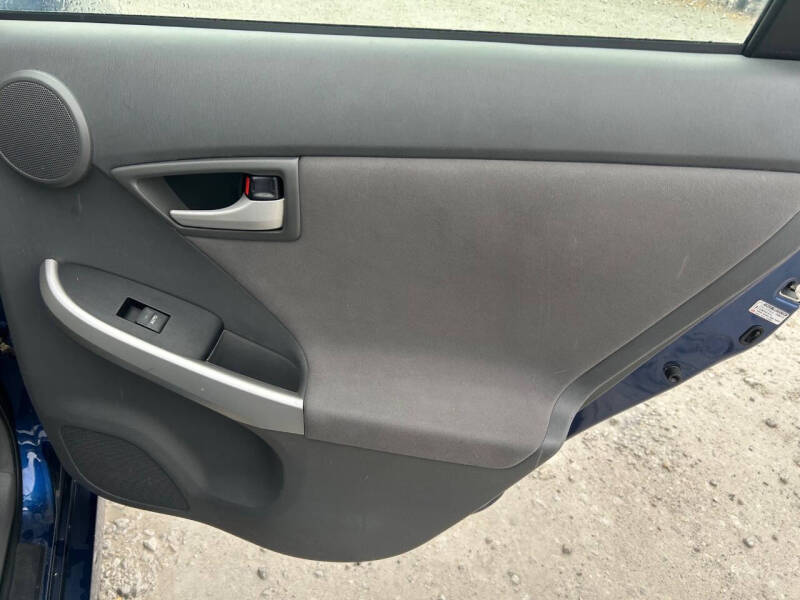 2010 Toyota Prius III