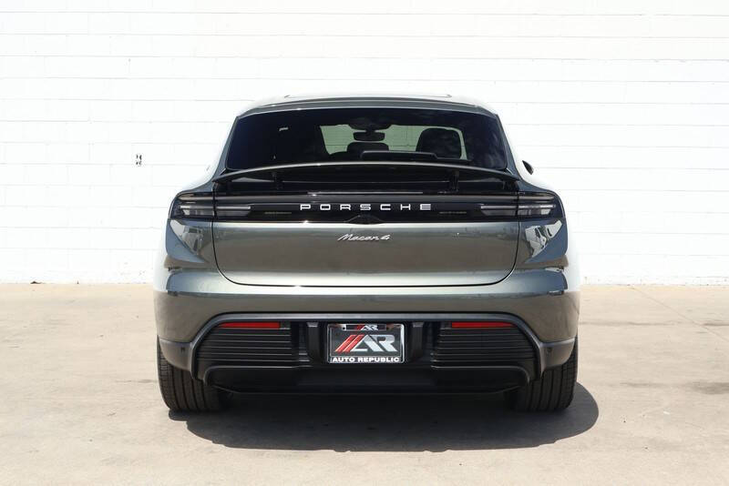 2024 Porsche Macan 4 Electric