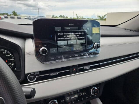 2025 Mitsubishi Outlander PHEV SEL