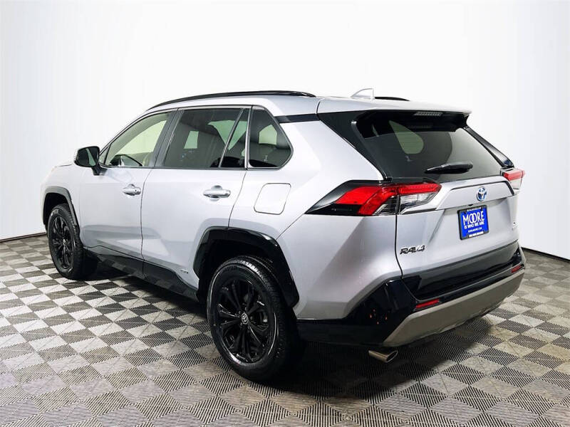 2022 Toyota RAV4 Hybrid SE