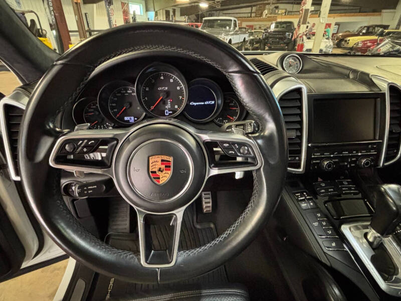 2016 Porsche Cayenne GTS