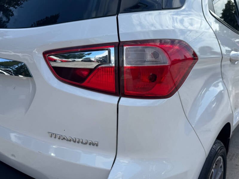 2021 Ford EcoSport Titanium photo 7