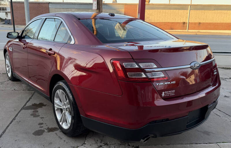 2018 Ford Taurus SEL