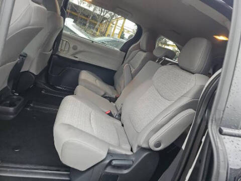 2024 Toyota Sienna LE 8-Passenger