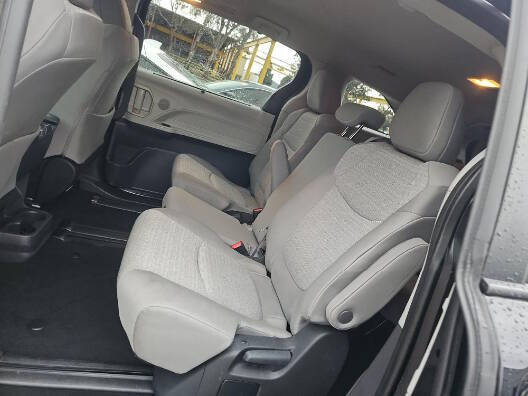 2024 Toyota Sienna LE 8-Passenger