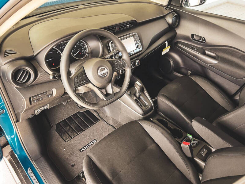 2025 Nissan Kicks Play S