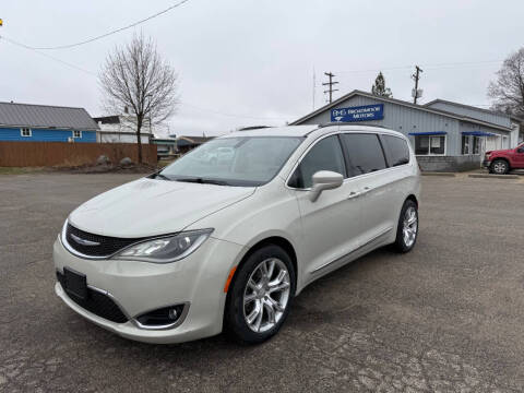 2017 Chrysler Pacifica Touring-L