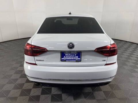 2017 Volkswagen Passat 1.8T R-Line