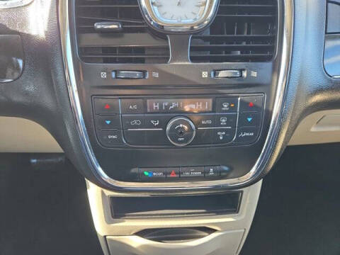 2015 Chrysler Town and Country Touring