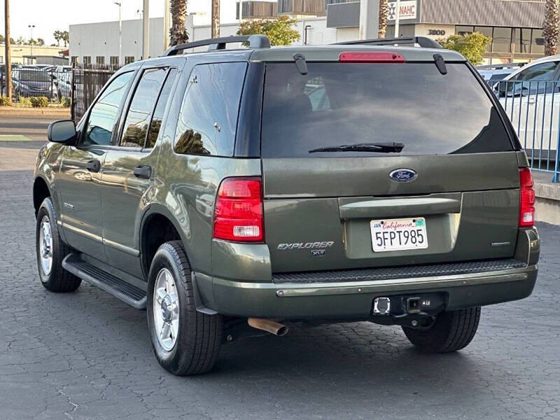 2004 Ford Explorer XLT