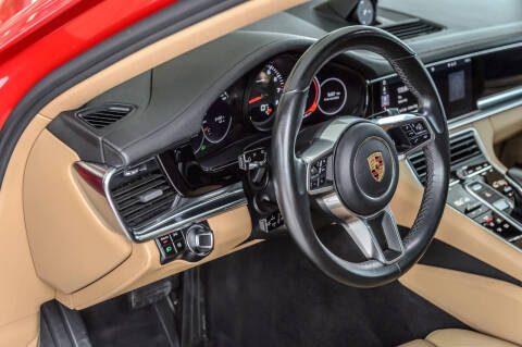2018 Porsche Panamera 4