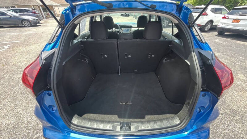 2022 Nissan Kicks SV