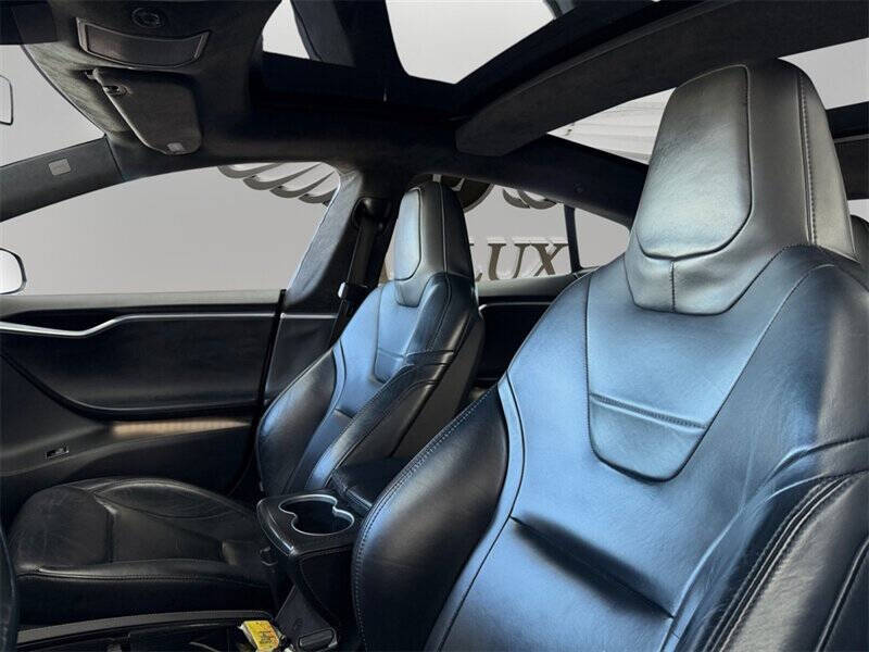 2015 Tesla Model S 70D