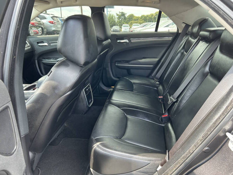 2022 Chrysler 300 Touring L