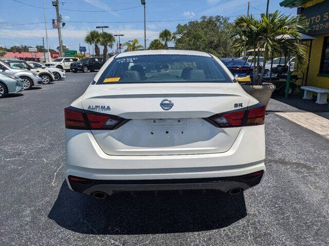 2019 Nissan Altima 4