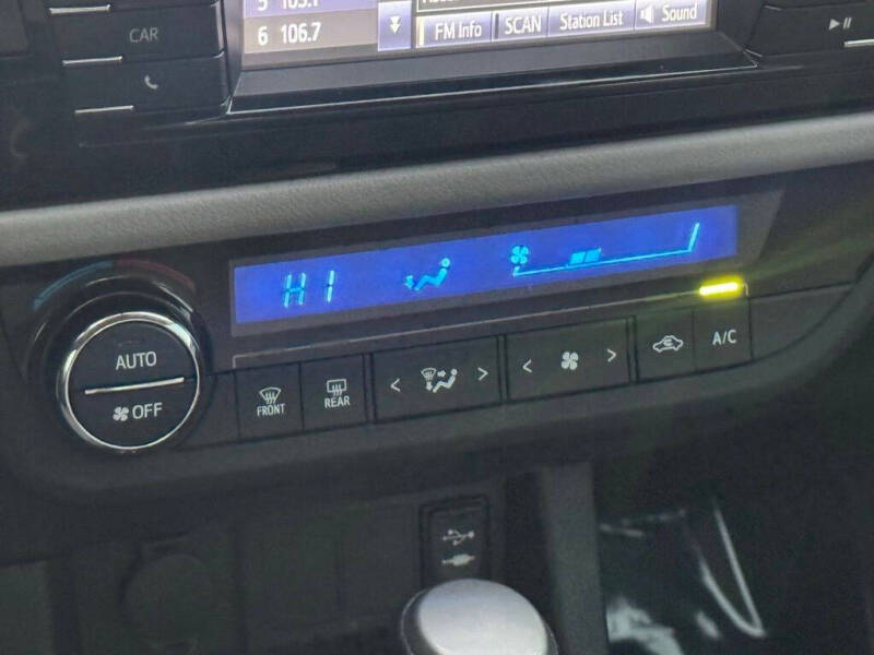 2015 Toyota Corolla LE