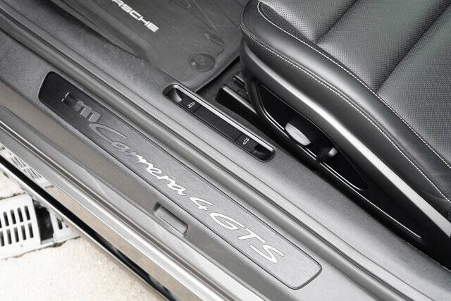 2022 Porsche 911 Carrera 4 GTS