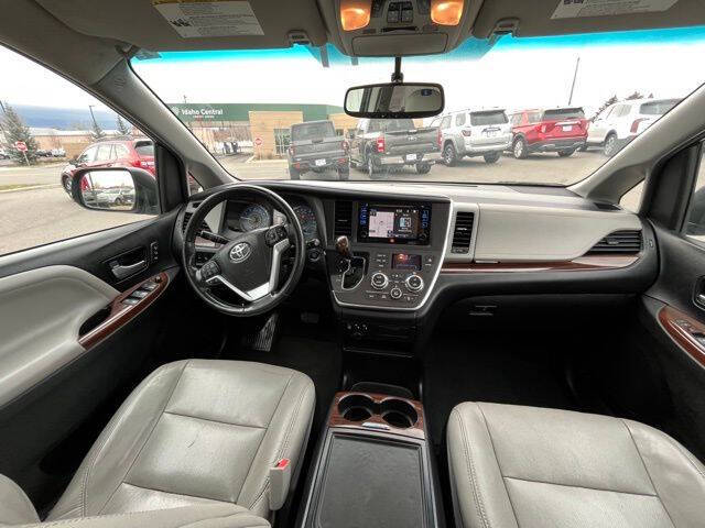 2017 Toyota Sienna