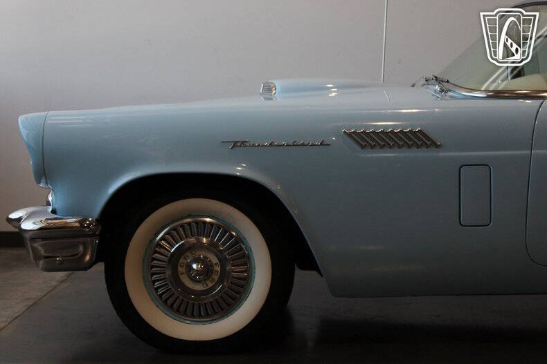 1957 Ford Thunderbird