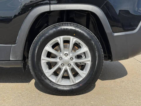 2022 Jeep Cherokee Latitude Lux