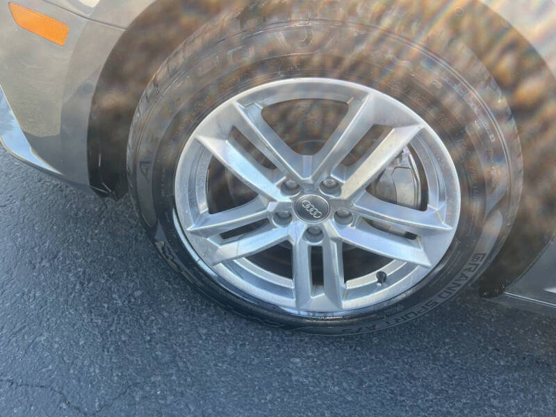 2017 Audi A4 2.0T quattro Premium