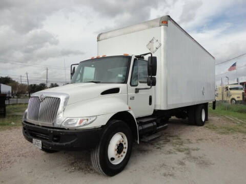 2006 International DuraStar 4300 for sale at Regio Truck Sales in Houston TX