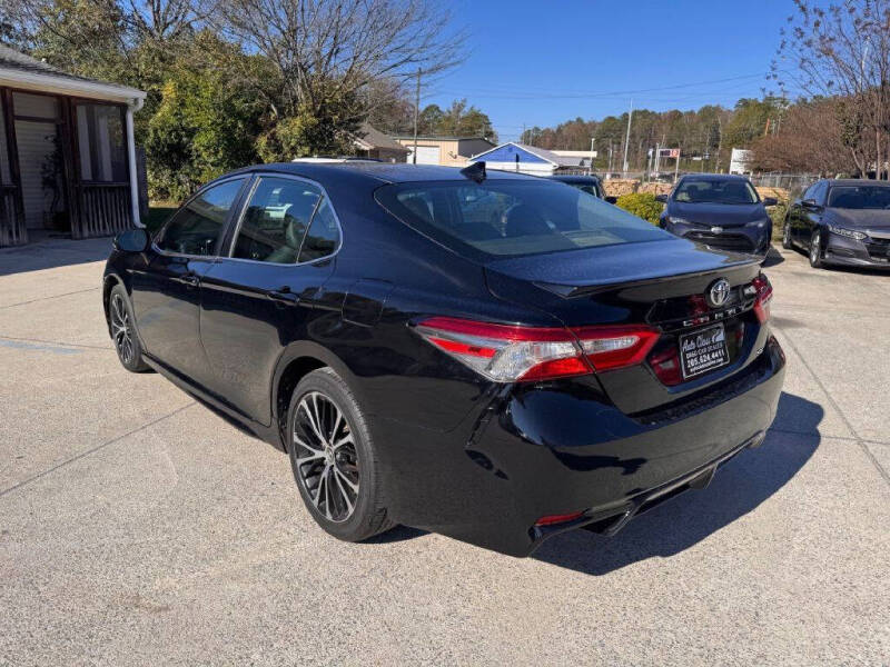 2019 Toyota Camry null photo 4