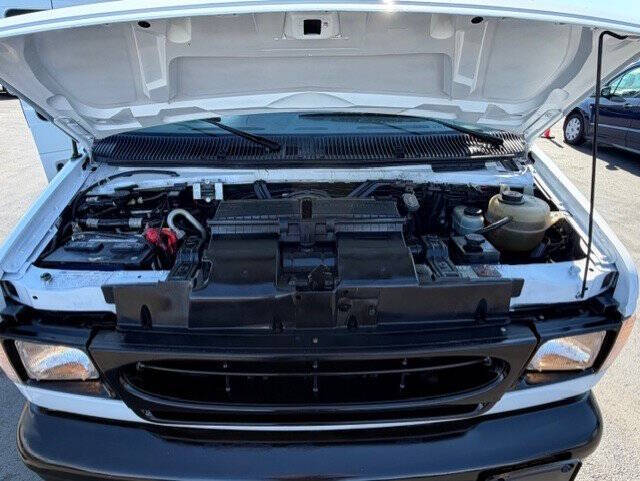 2001 Ford E-Series E-350 SD