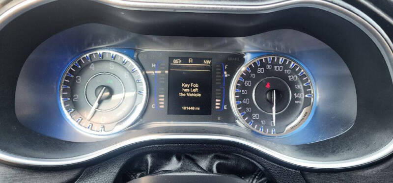 2017 Chrysler 200 LX