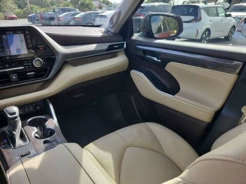 2022 Toyota Highlander Hybrid Limited