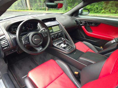 2023 Jaguar F-TYPE R