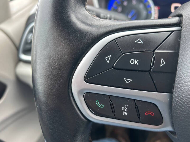 2017 Chrysler Pacifica Touring-L Plus