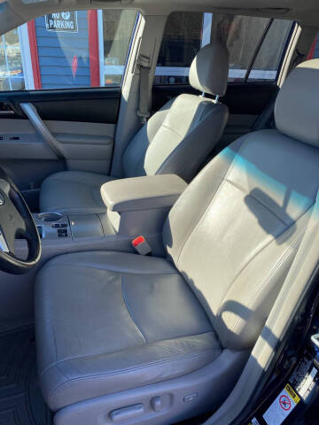 2013 Toyota Highlander Plus