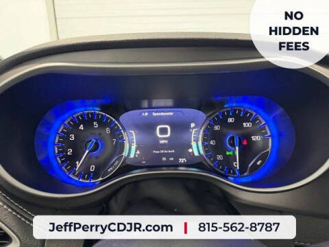 2027 Chrysler Pacifica Select