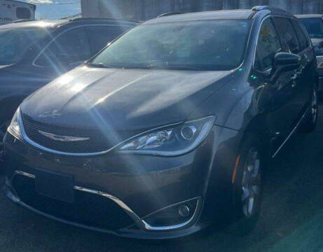2017 Chrysler Pacifica Touring-L Plus