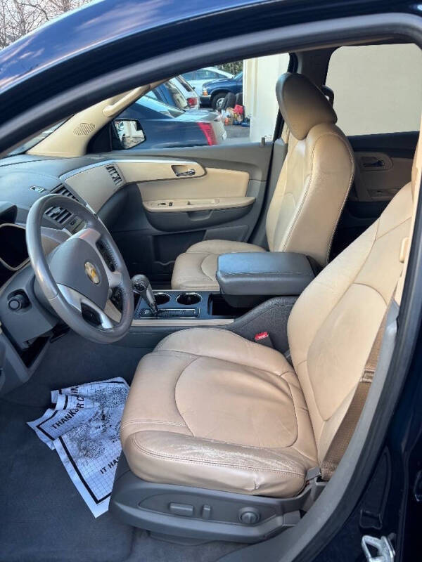 2011 Chevrolet Traverse LT