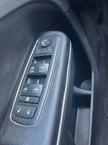 2011 Chrysler 300 Limited