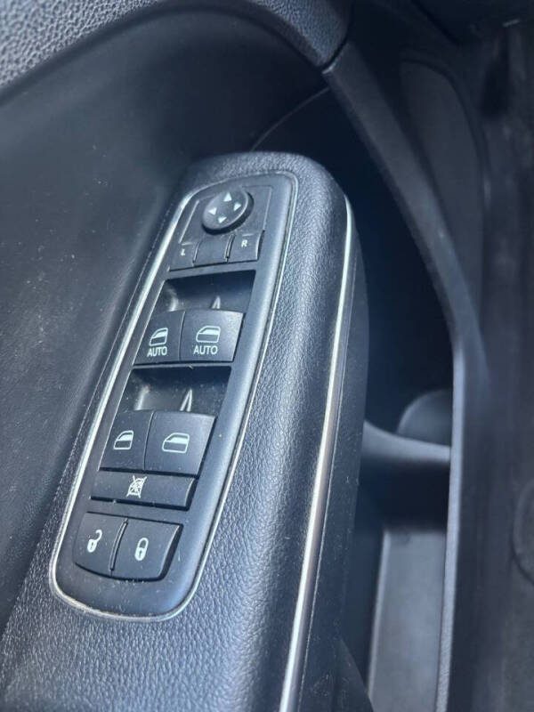 2011 Chrysler 300 Limited