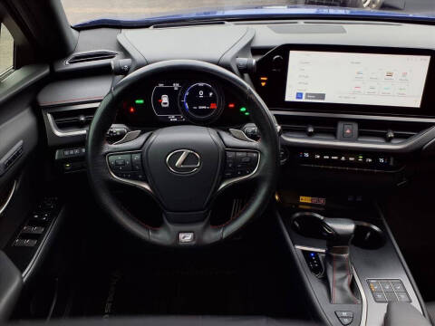 2023 Lexus UX 250h F SPORT Handling