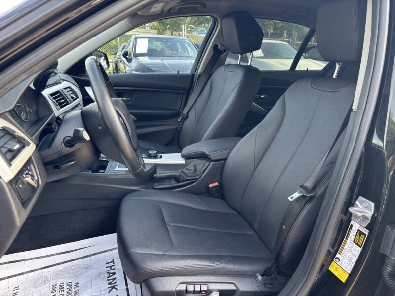 2017 BMW 3 Series 320i
