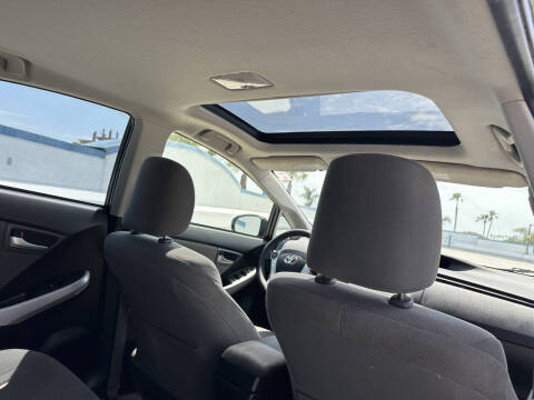 2014 Toyota Prius Three