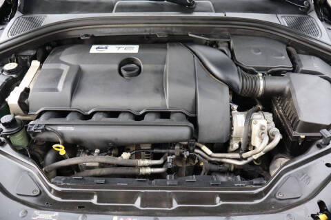 2014 Volvo XC60 T6 R-Design Platinum