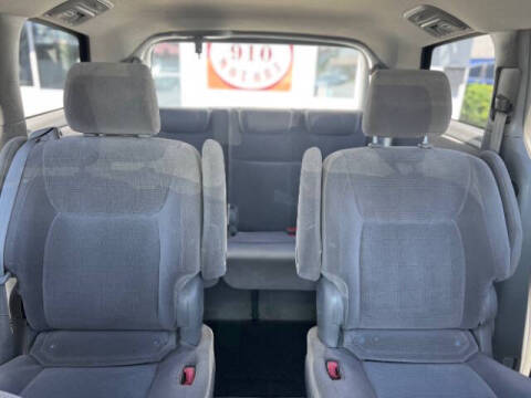 2005 Toyota Sienna LE 7 Passenger