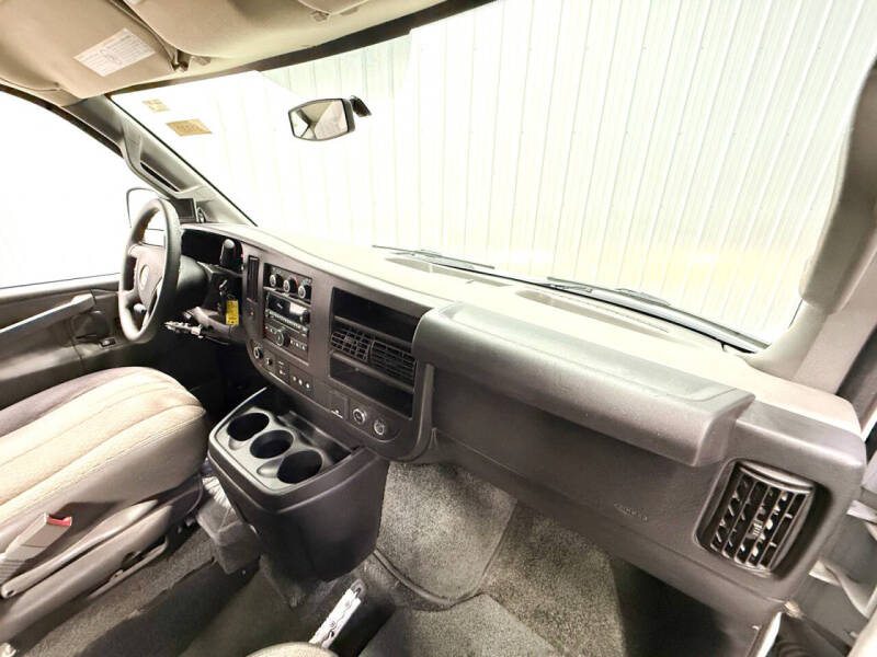 2017 Chevrolet Express LT 2500