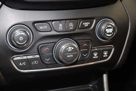 2019 Jeep Cherokee Overland