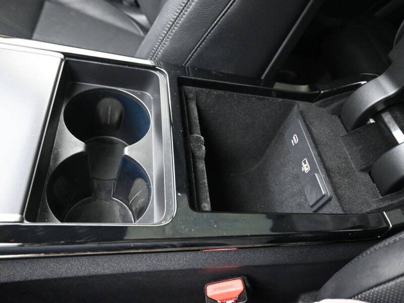 2024 Land Rover Range Rover Velar P250 Dynamic SE